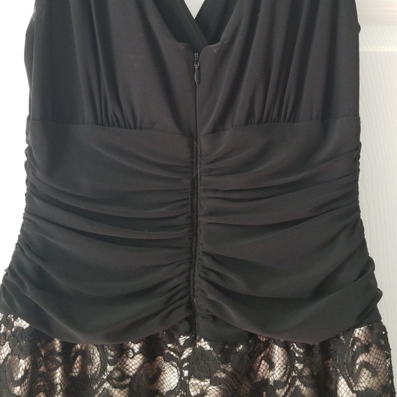 Beautiful little black dress - Picture 2 of 4